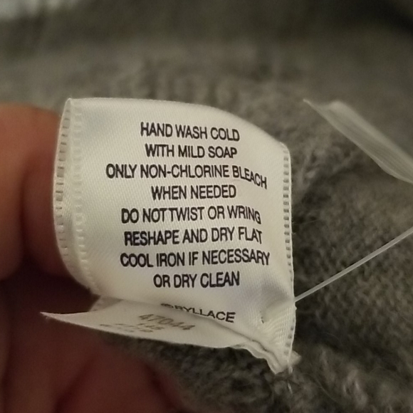 Ryllace 3X & 2X Cashmere button sweater cardigan - Picture 5 of 6